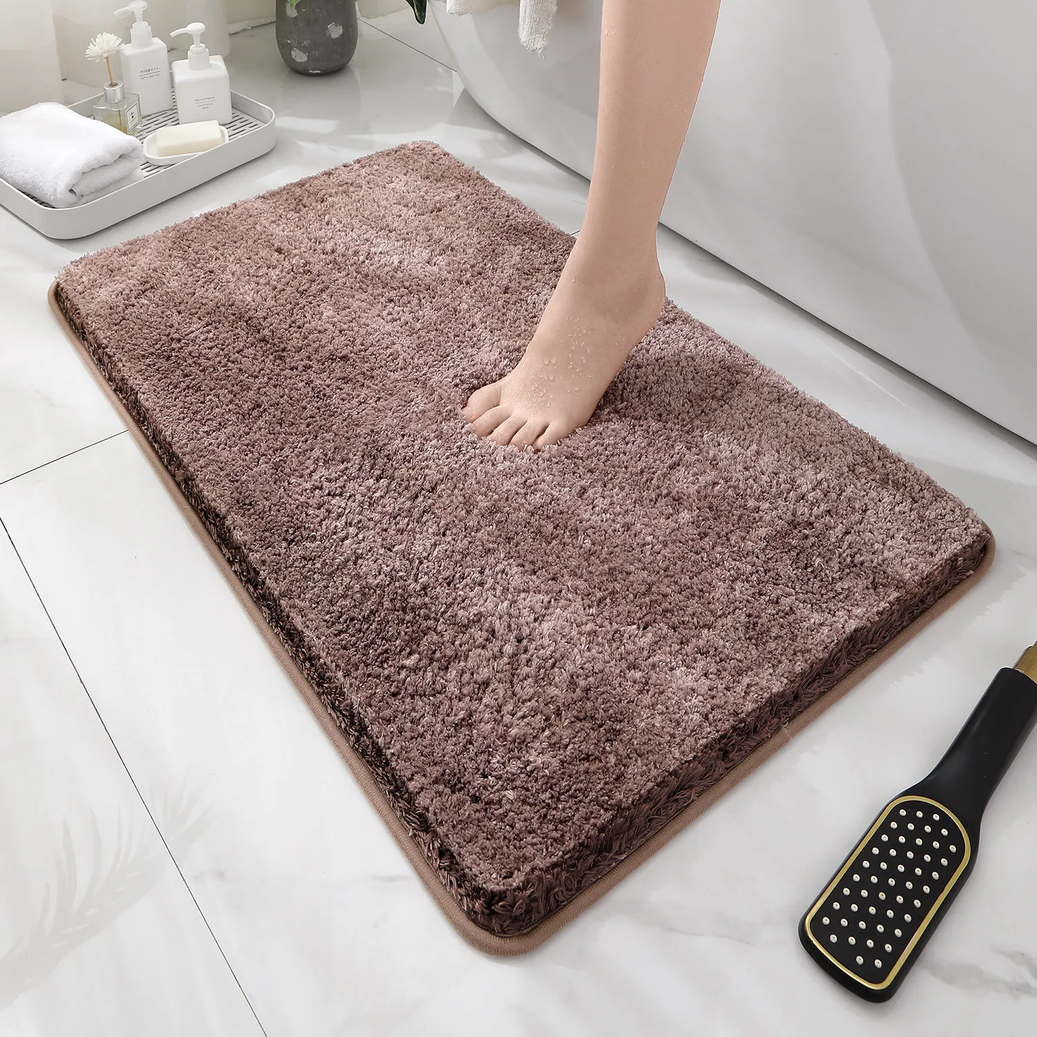 丸みを帯びた厚みのあるバスルームフロアマット、バスタブ吸収マ - Bamboo Bath Mat のレビューと価格
